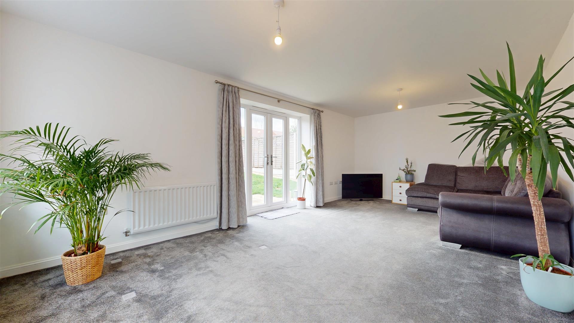 5 bed property in Simford Way, Milton Keynes